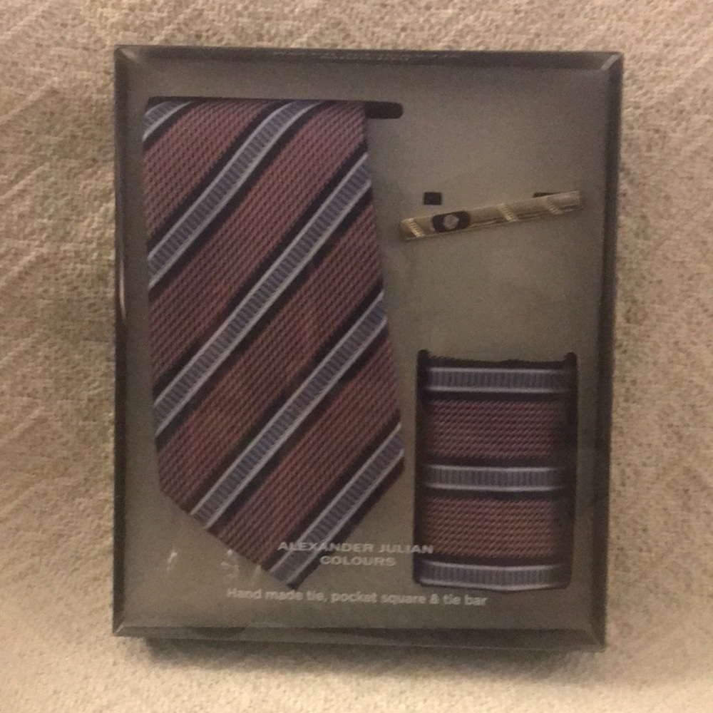 PINK/BLUE STRIP TIE, POCKET SQUARE, TIE BAR SET